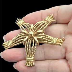 Gold Starfish Brooch